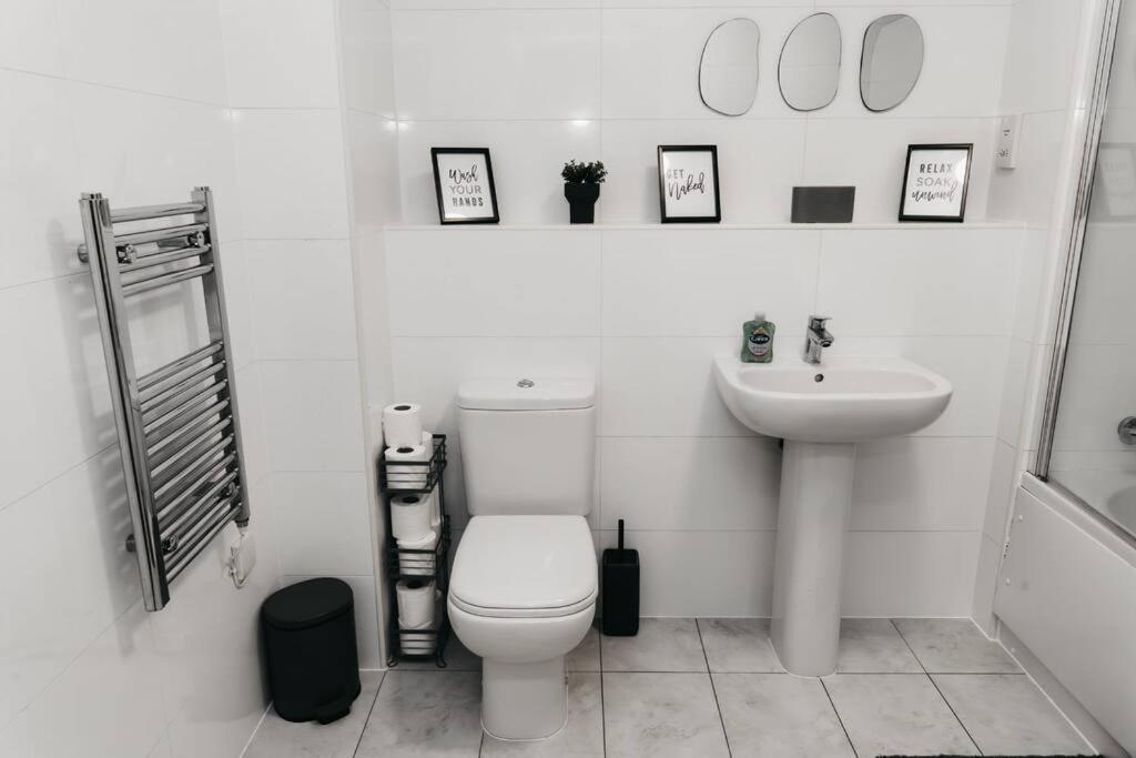 Stunning Modern Heart Of The City Apartment Sheffield Eksteriør billede